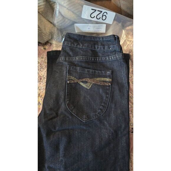 Chicos Modern Fit Straight Leg Dark Wash Embellished Pocket Jeans Size 2 Short - Picture 12 of 13